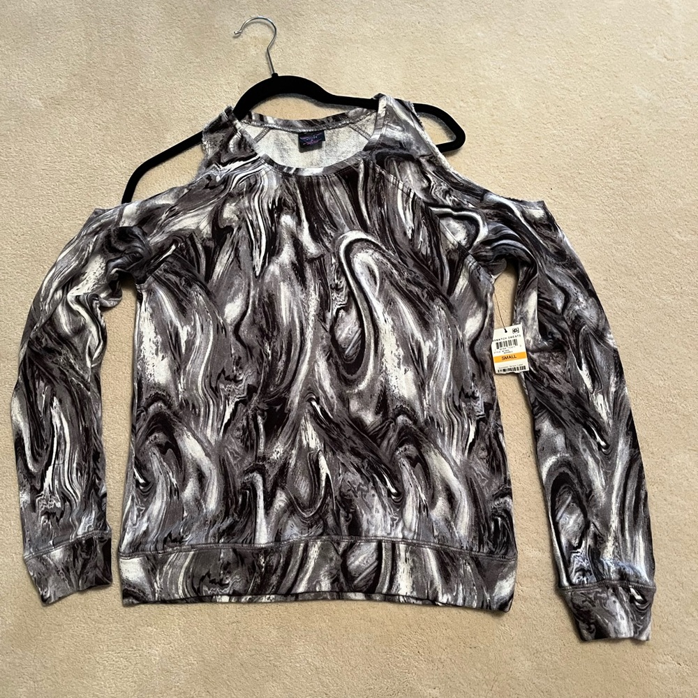 Brand new Sweatshirt cold shoulder Activewear